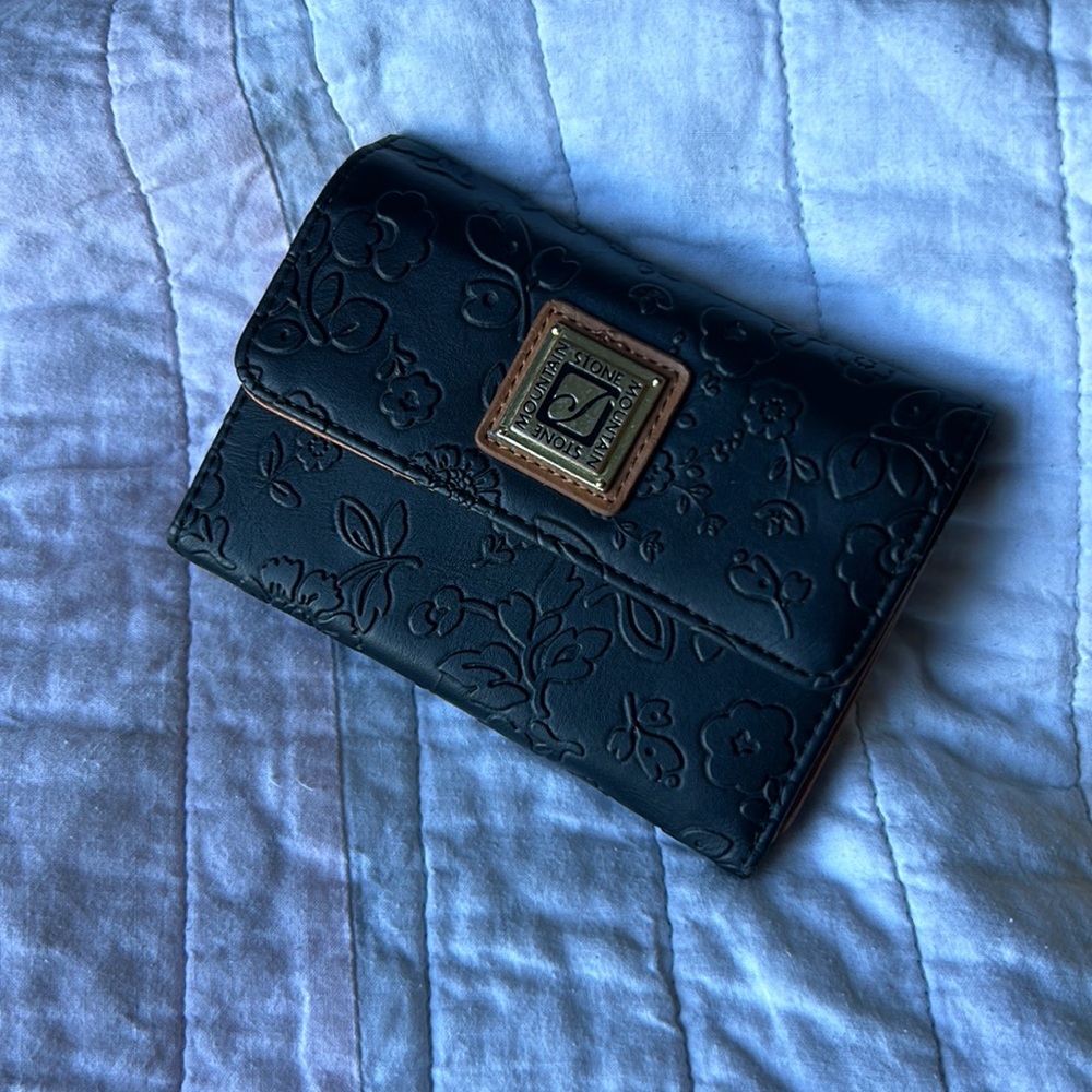 Floral Stone Mountain Wallet with 20 Card Pockets